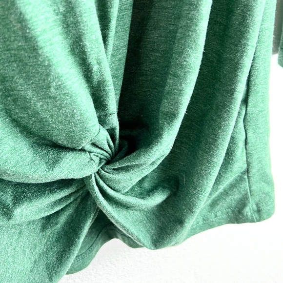 TEMOFON | 💚Cold Shoulder Loose Long-Sleeved Gathered Front Shirt - Picture 4 of 8